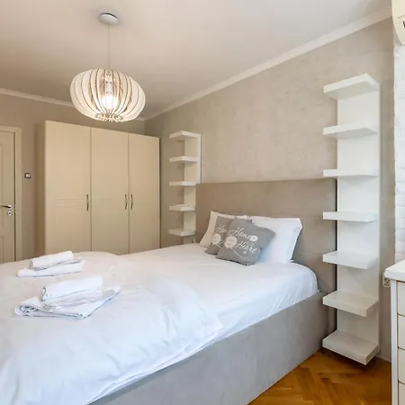 Spacious 2br With Garage In Chataldzha Апартаменти *