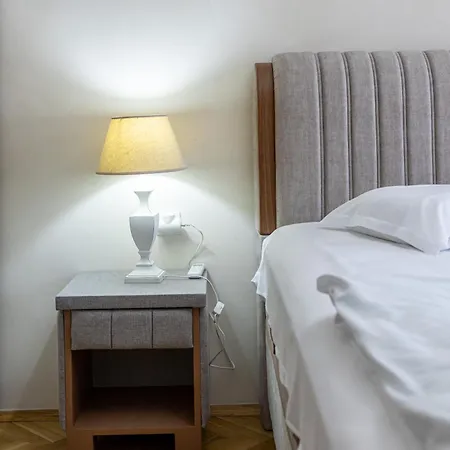 Spacious 2br With Garage In Chataldzha Апартаменти Варна